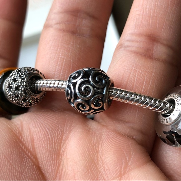 NWOT Authentic Pandora Snake Bracelet 925 Jewelry with 9 Charms - Picture 9 of 9